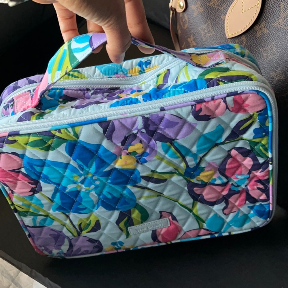 Vera Bradley Blush & brush make up case. Large!
